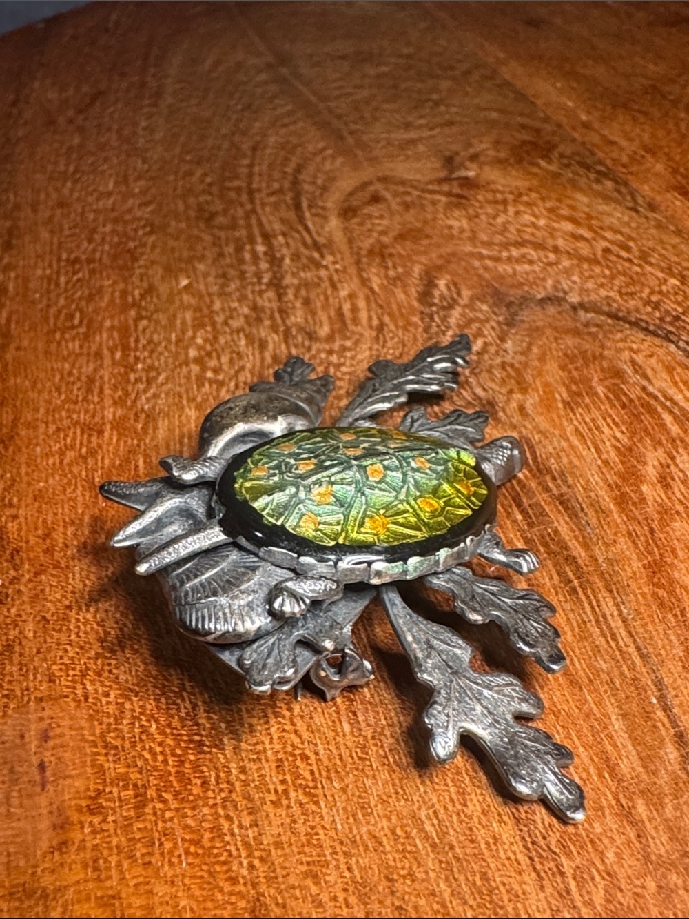 Used Green and Gold Turtle Glass Brooch - Unbranded Women's Jewelry - Picture 4 of 6